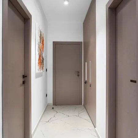 Luxury Diva 2 Apartment *